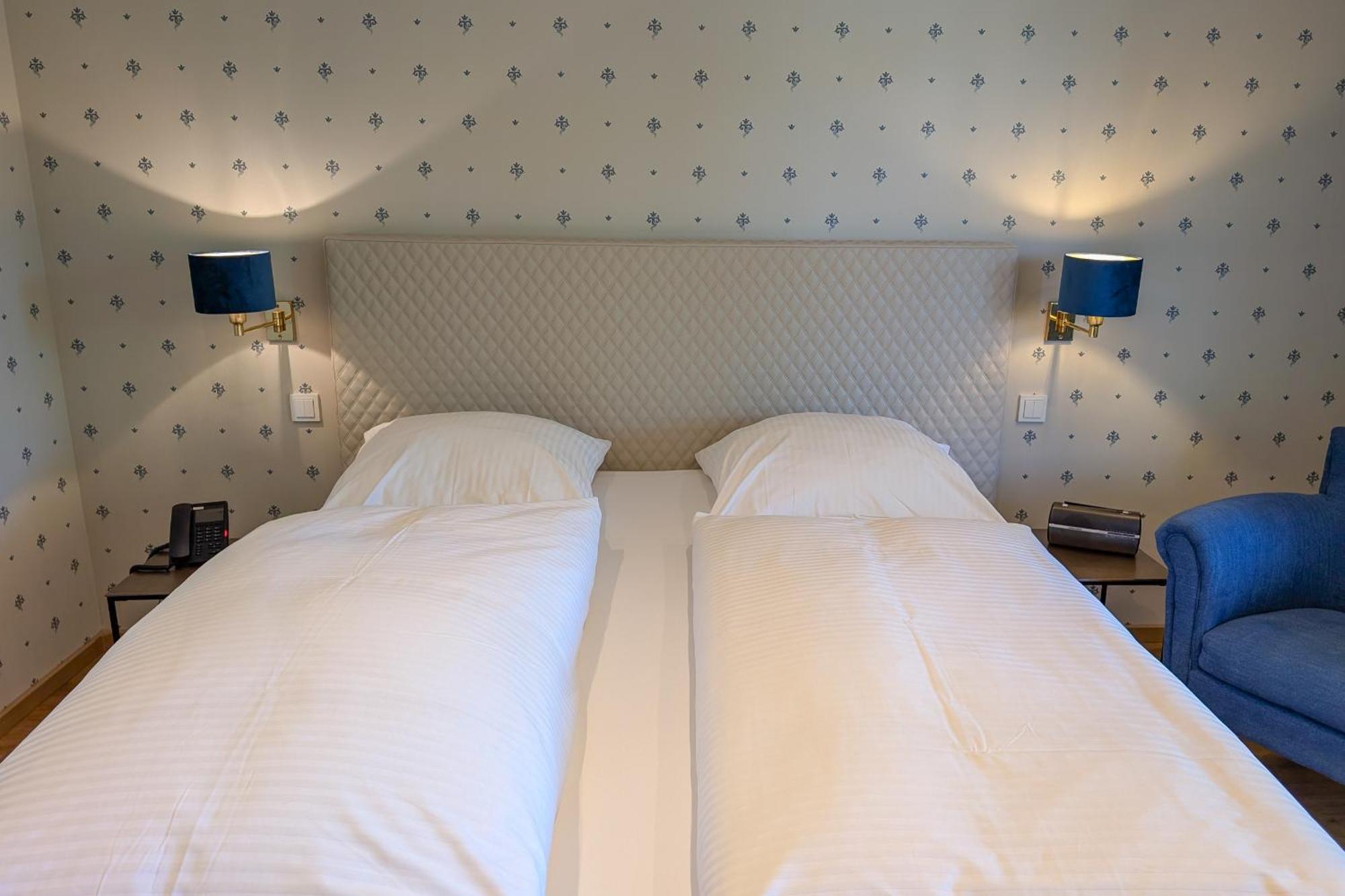 Hotel Restaurant Vinothek Lamm Bad Herrenalb Kültér fotó