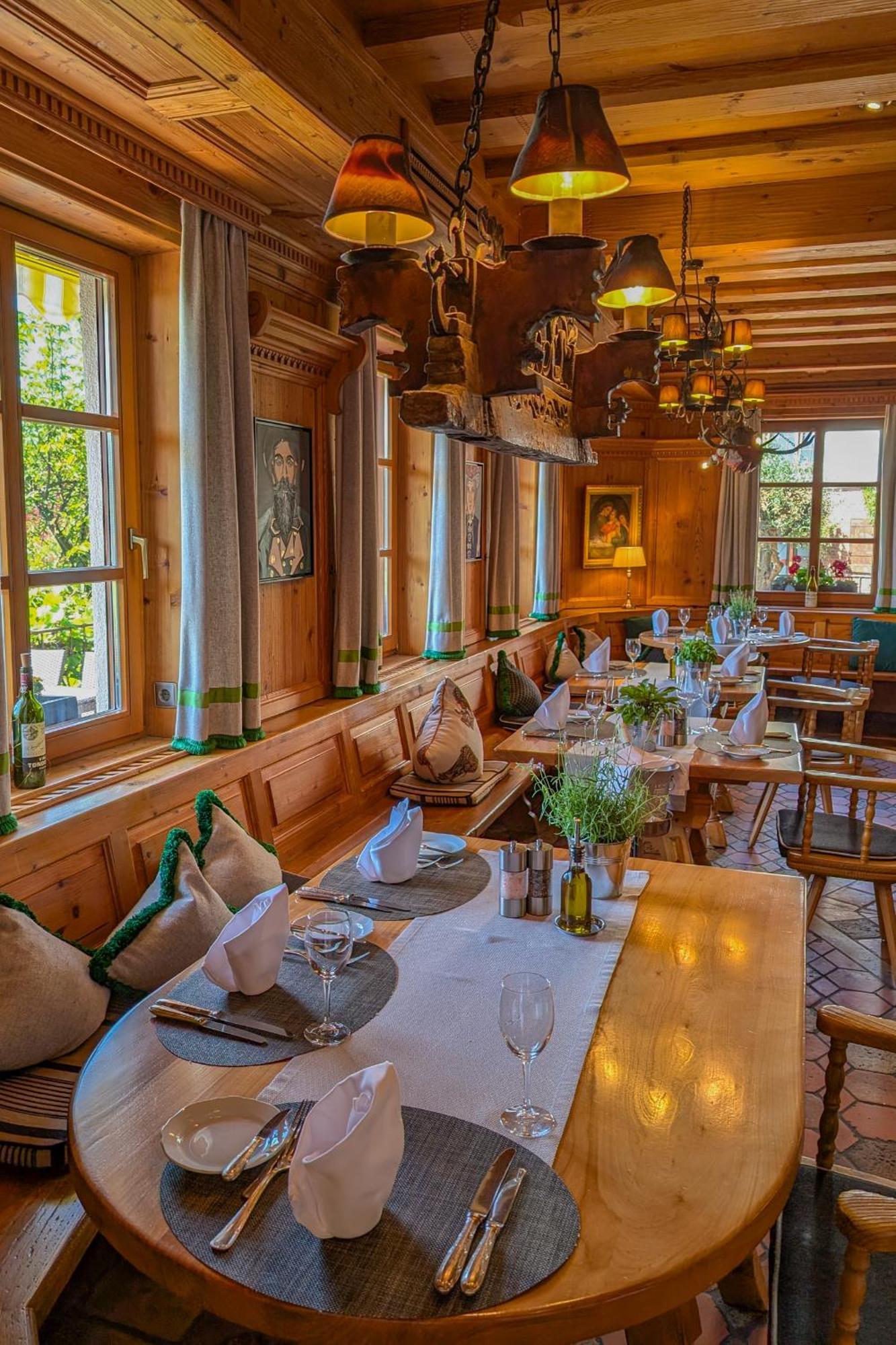 Hotel Restaurant Vinothek Lamm Bad Herrenalb Kültér fotó