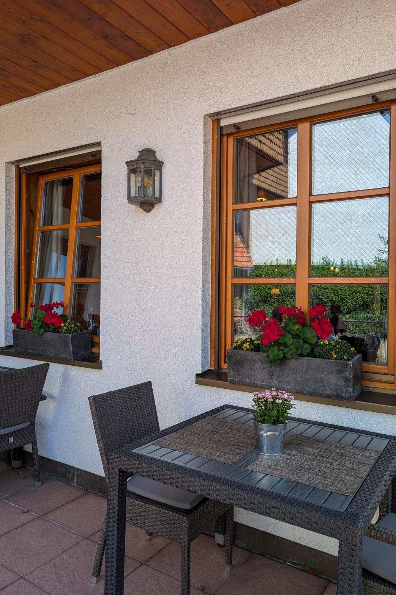 Hotel Restaurant Vinothek Lamm Bad Herrenalb Kültér fotó