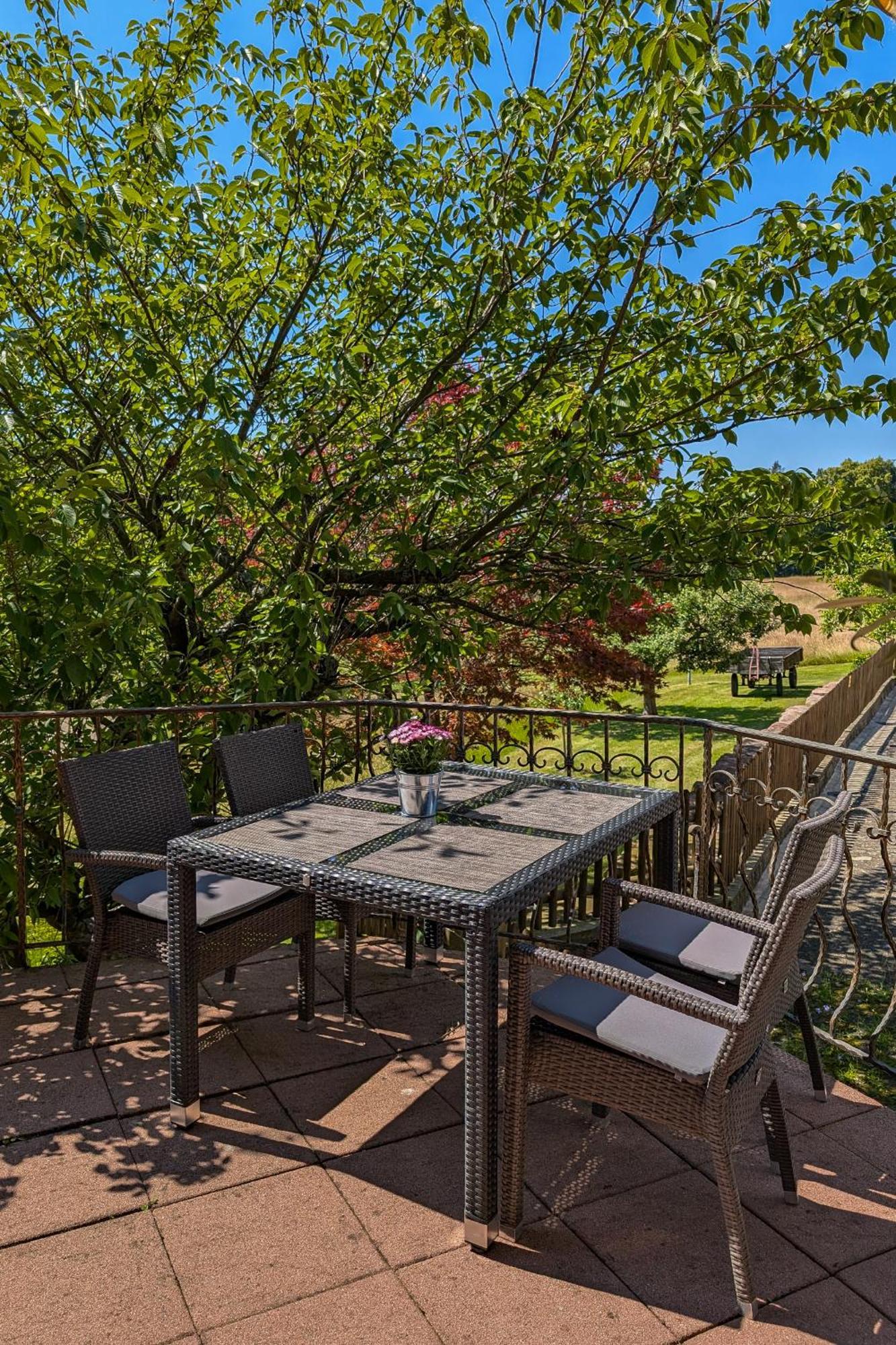 Hotel Restaurant Vinothek Lamm Bad Herrenalb Kültér fotó