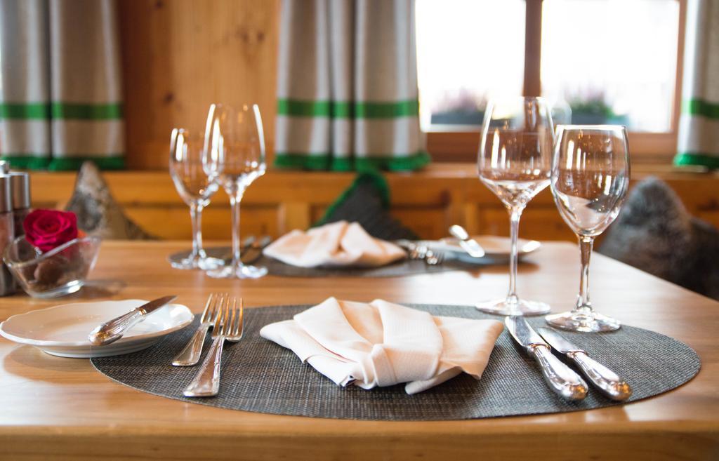 Hotel Restaurant Vinothek Lamm Bad Herrenalb Kültér fotó