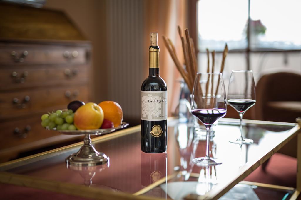 Hotel Restaurant Vinothek Lamm Bad Herrenalb Kültér fotó