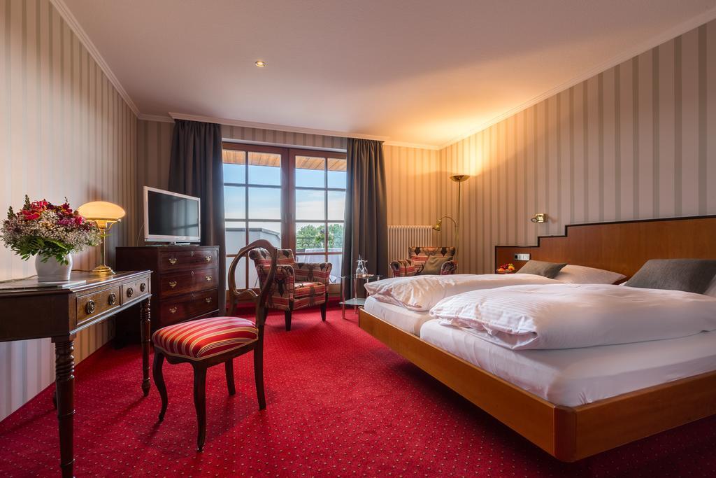 Hotel Restaurant Vinothek Lamm Bad Herrenalb Kültér fotó