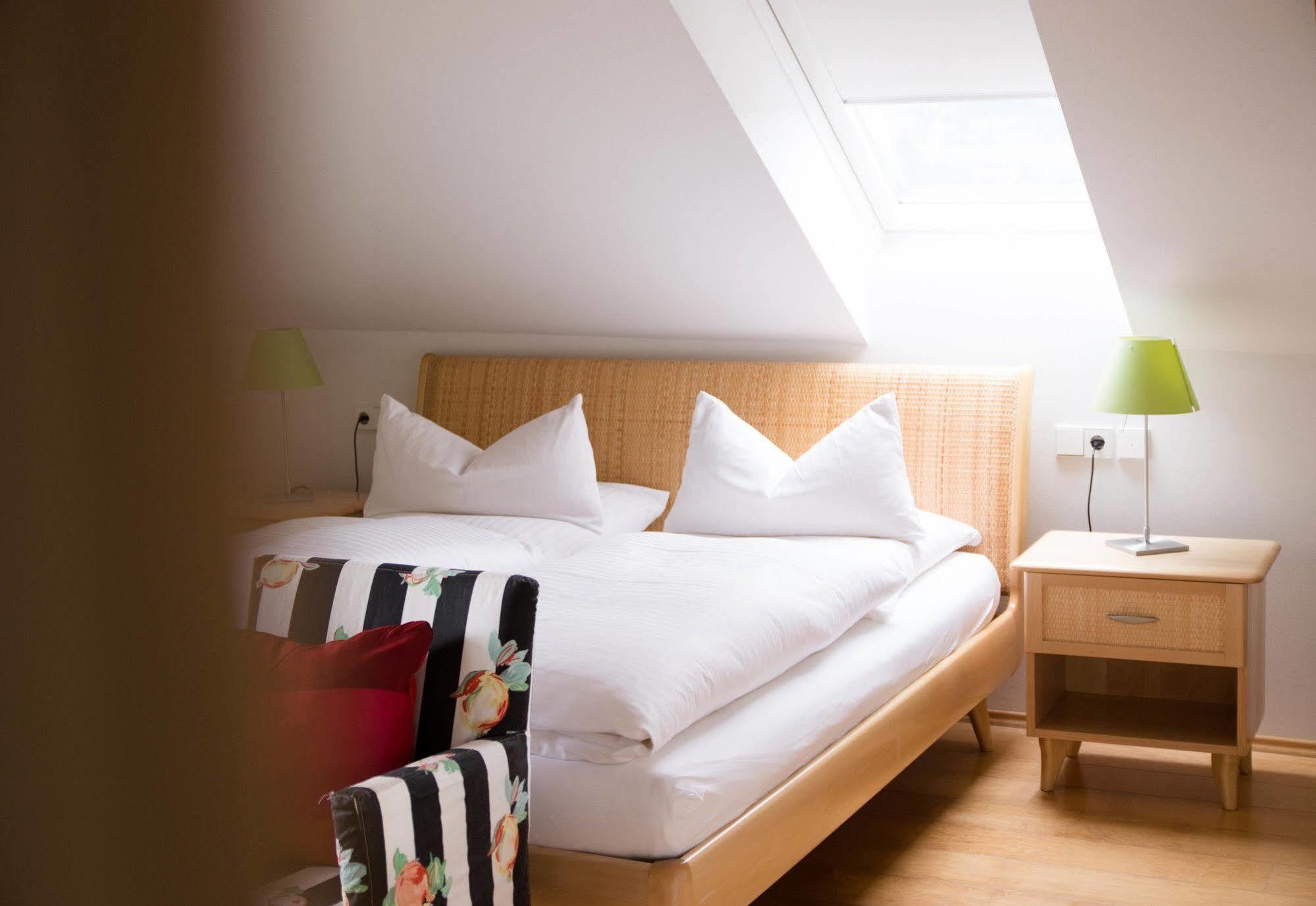 Hotel Restaurant Vinothek Lamm Bad Herrenalb Kültér fotó