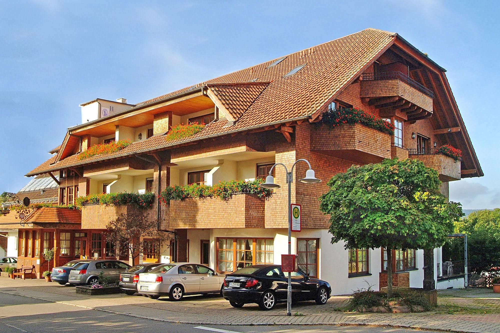 Hotel Restaurant Vinothek Lamm Bad Herrenalb Kültér fotó